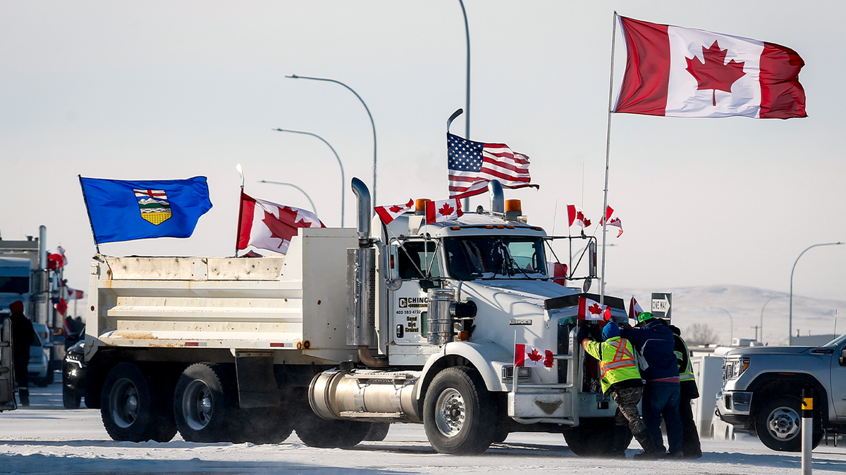trucker convoy in Canada 