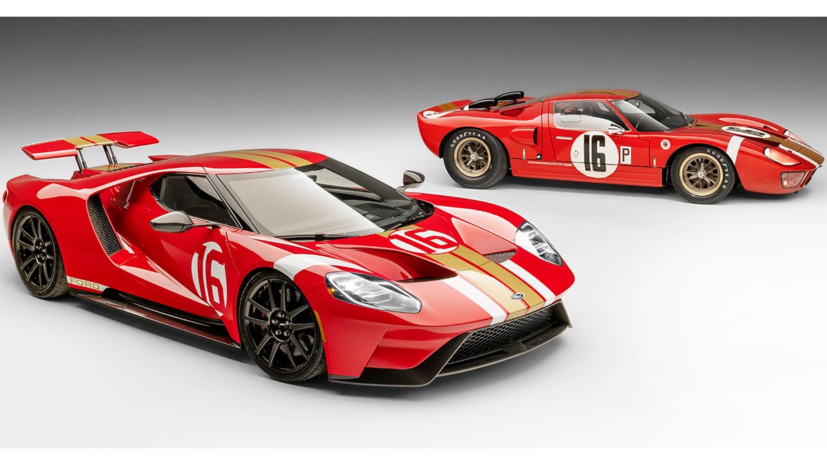 The 2022 Ford GT Alan Mann Heritage Edition is inspired by the 1966 Ford AM GT-1 prototype.