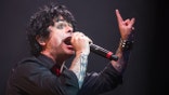 ORANGE BEACH, AL - SEPTEMBER 06:  Green Day's Billy Joe Armstrong performs at The Amphitheater at the Wharf on September 6, 2017 in Orange Beach, Alabama.  ()