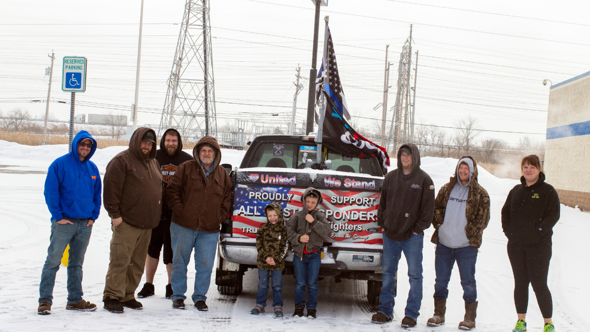 Freedom Convoy protesters gather near the Buffalo Peace Bridge.