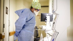 US daily COVID-19 cases fall below 500K, data shows