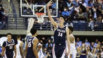 Chet Holmgren helps No. 2 Gonzaga cruise past San Diego