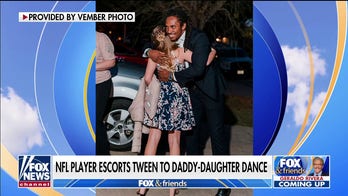 NFL player escorts Texas middle schooler to daddy-daughter dance after father's death