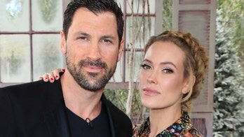 Peta Murgatroyd pleads for Maksim Chmerkovskiy’s return after Russian invasion of Ukraine: ‘Please pray’