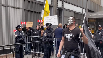 Protesters chant 'lock her up' outside NY Dem convention ahead of Hillary Clinton speech