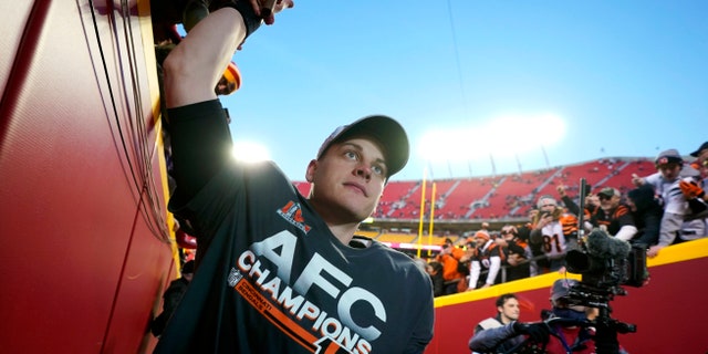 Bengals provide hope, blueprint for lowly teams 3 Cincinnati Bengals quarterback Joe Burrow celebrates with fans after the AFC championship NFL football game against the Kansas City Chiefs, Sunday, Jan. 30, 2022, in Kansas City, Mo. The Bengals won 27-24 in overtime.