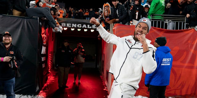 Bengals' Zac Taylor optimistic on progress of injured C.J. Uzomah 3 Cincinnati Bengals tight end CJ Uzomah reacts during the Super Bowl LVI Opening Night Fan Rally, Monday, Feb. 7, 2022, in Cincinnati.