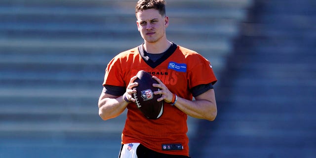 Cincinnati Bengals quarterback Joe Burrow warms up during NFL football practice, Feb. 9, 2022, in Los Angeles.