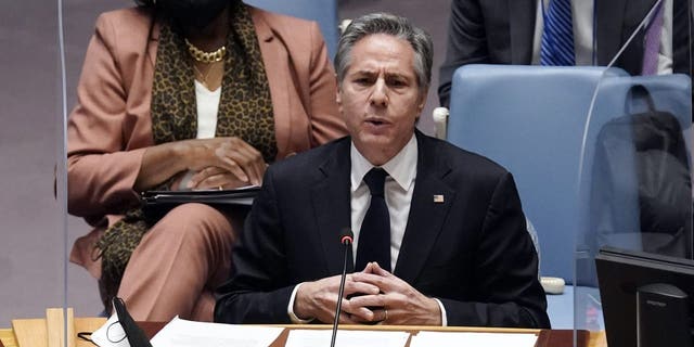 El secretario de Estado de EE. UU., Antony Blinken, se dirige al Consejo de Seguridad de las Naciones Unidas el jueves 17 de febrero de 2022. (AP Photo/Richard Drew)