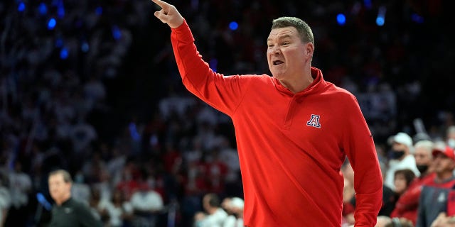 Arizona coach Tommy Lloyd reacts to a play during the second half of the team's NCAA college basketball game against Oregon, Saturday, Feb. 19, 2022, in Tucson, Ariz. Arizona won 84-81.