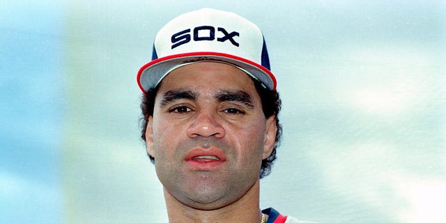 FILE - Chicago White Sox infielder Julio Cruz is shown in this 1986 photo. Cruz, an original Seattle Mariners player from their inaugural season who later became a Spanish-language broadcaster for the franchise, has died, the team announced Wednesday, Feb. 23, 2022. Cruz played for Seattle and the Chicago White Sox during his career.