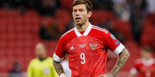 Fedor Smolov z Ruska počas kvalifikačného futbalového zápasu na majstrovstvá sveta 2022 v Katare v H-skupine proti Slovensku 8. októbra 2021 v Akars Arene v ruskej Kazani.