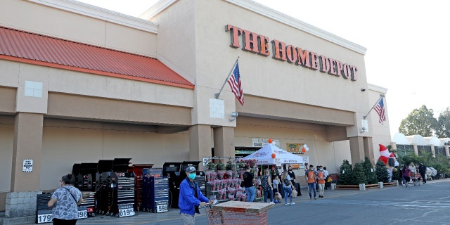 The Home Depot in the Lakewood Center on Saturday, Nov. 27, 2021 in Lakewood, CA. (Gary Coronado / Los Angeles Times)