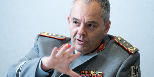 21 September 2021, Saxony, Dresden: Alfons Mais, Inspector of the Army, speaks during an interview at the Bilderberg Hotel on the sidelines of the Army General Conference.