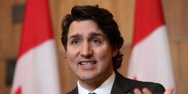 贾斯汀·特鲁多, Canada's prime minister, speaks during a news conference in Ottawa, 安大略省, 加拿大, 在星期三, 一月. 12, 2022.