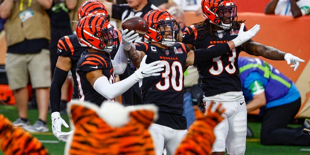 Jessie Bates # 30 des Bengals de Cincinnati réagit après un jeu contre les Rams de Los Angeles lors du Super Bowl LVI au SoFi Stadium le 13 février 2022 à Inglewood, en Californie.