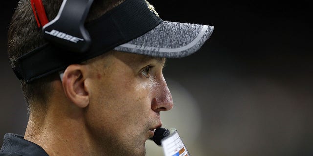 Defensive coordinator Dennis Allen of the New Orleans Saints reacts during a game at Mercedes-Benz Superdome on Sept. 1, 2016 in New Orleans, Luisiana.