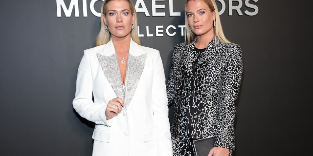 Lady Amelia Spencer and Lady Eliza Spencer attend the Michael Kors Collection Fall/Winter 2022 Runway Show at Terminal 5 in febbraio 15, 2022, a New York City.