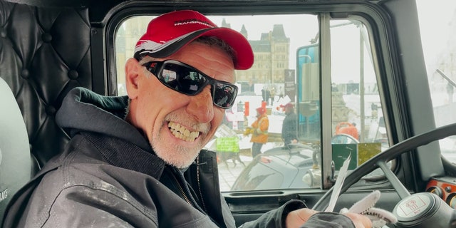 Il camionista canadese Wendell Thornte dice che non ha intenzione di lasciare Ottawa.