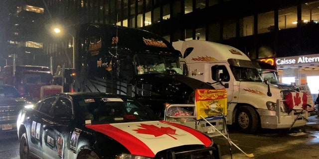 Vehicles block roads in downtown Ottawa on the 14th day of demonstrations