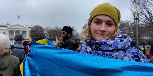 Žena jménem Maria říká, že její matka je na Ukrajině v bezpečí a že její přítel se přidal k silám. "Čekám na dobu, kdy budu moci odjet na Ukrajinu a sám se připojit k síle," řekla Maria.