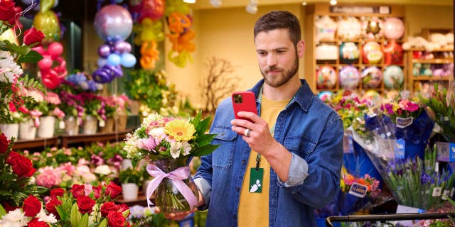 Instacart has a variety of bouquets available for Valentine's Day.