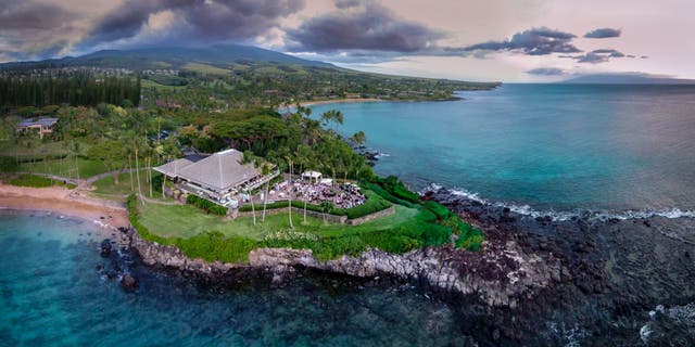 Merriman’s Kapalua ups the amorous ante with cinematic views from its perch on a peninsula in the Kapalua Bay of Maui, Hawaii.