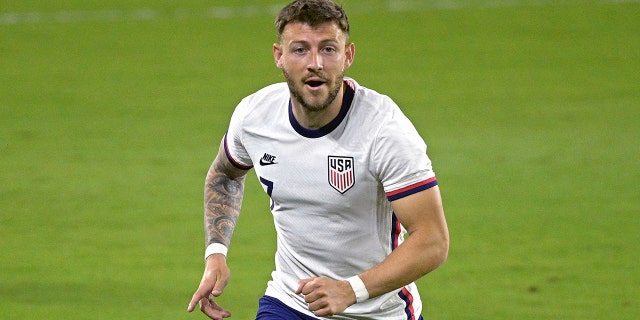 FILE -United States forward Paul Arriola (7) follows a play during the first half of an international friendly soccer match against Trinidad and Tobago, 星期日, 一月. 31, 2021, in Orlando, 弗拉.