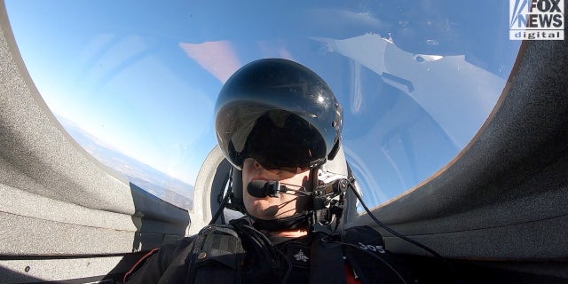 Red 6 pilot wearing EVE helmet display.