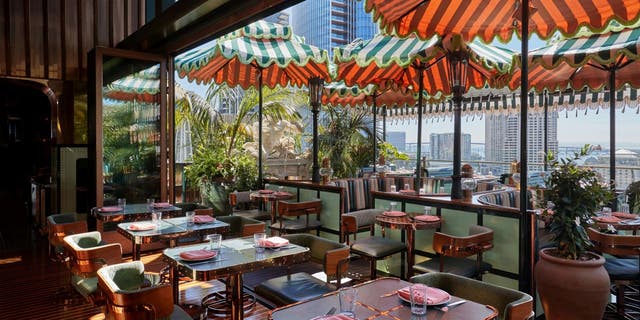 Seneca has sweeping Pacific Ocean views, with handsome booths available both indoors and outdoors in San Diego, California.