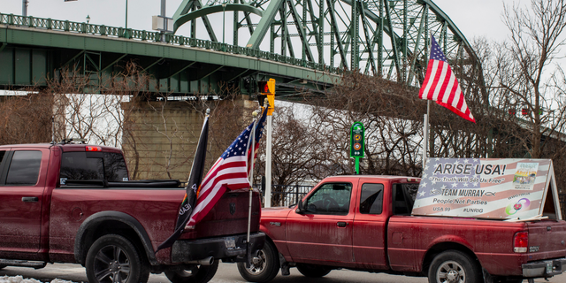 Freedom Convoy protesters gather near the Buffalo Peace Bridge.