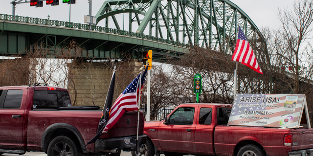 Freedom Convoy protesters gather near the Buffalo Peace Bridge.