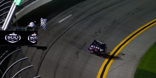 Alex Bowman won the single-car qualifying round for the Daytona 500 in 2021.