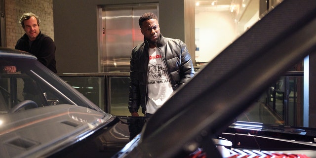 Hart called the car was "笨" as a compliment