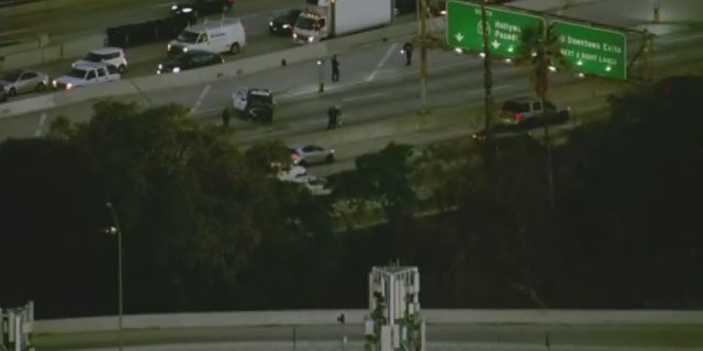 车祸发生在附近 2:15 上午. Monday in the southbound lanes of the 110 Freeway.