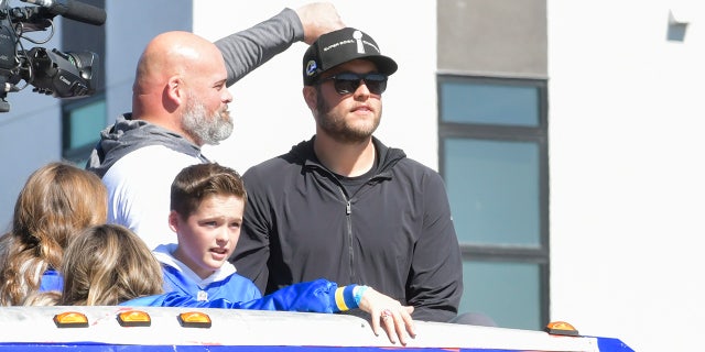 Matthew Stafford's apparent reaction to woman falling on stage sparks anger 2 From left, Andrew Whitworth and Matthew Stafford are seen at the Los Angeles Rams Super Bowl LVI Victory Parade and Rally on February 16, 2022 in Los Angeles. (Photo by Rodin Eckenroth/Getty Images)