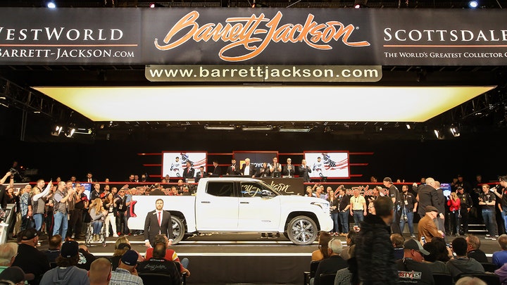 Inside the 2022 Toyota Tundra