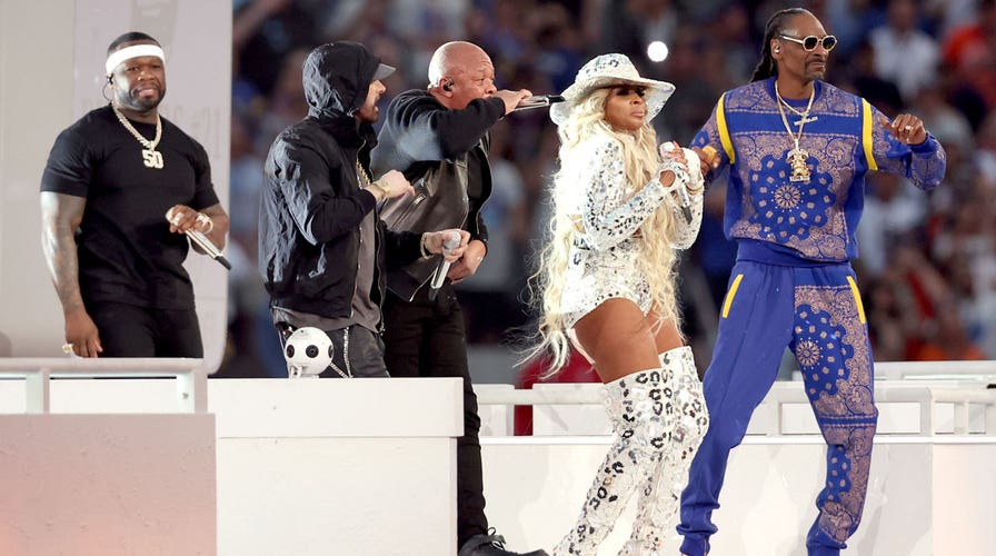 Super Bowl 2022 halftime show has Hollywood, fans 'officially' losing  themselves: 'That's what it's all about