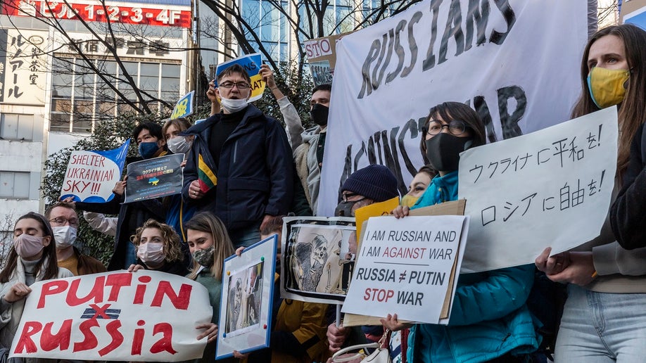 Russia invades Ukraine protest Tokyo