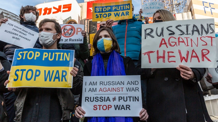 Russia invades Ukraine protest Tokyo