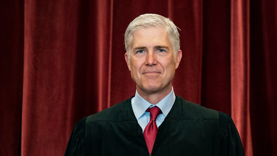 Justice Neil Gorsuch photo
