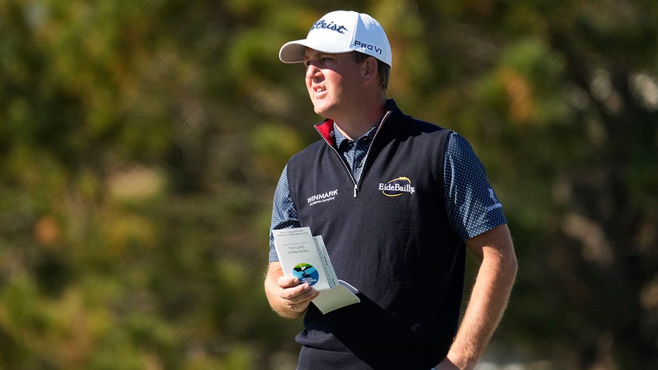 Tom Hoge surges past Spieth at Pebble for 1st PGA Tour win