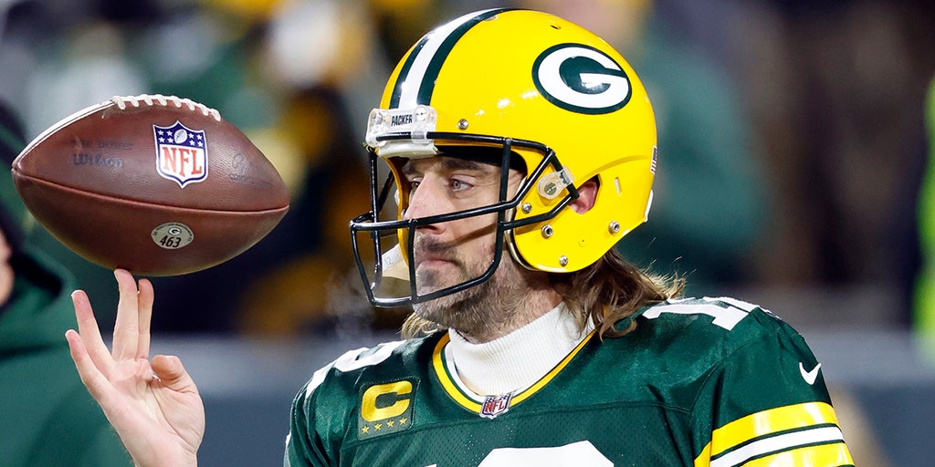 We Don't Point Fingers”: Injured Aaron Rodgers Reveals His Master