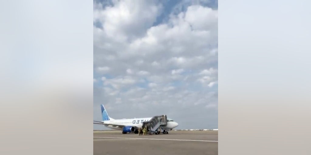 Houston-bound United flight diverted over 'mechanical issue'; 'Everyone was terrified,' passenger says - Vimarsana News