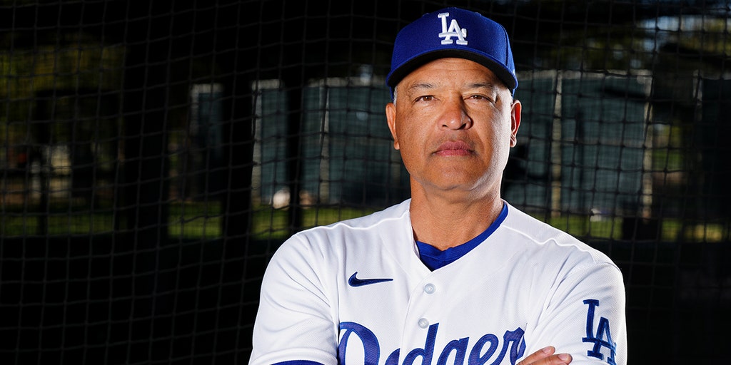 Dodgers' Dave Roberts guarantees World Series title in 2022: 'Put it on  record