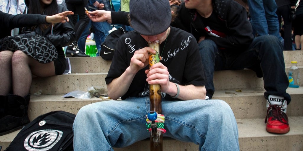 Americans celebrate unofficial 4/20 cannabis holiday with events, discounts, social media posts - Vimarsana News