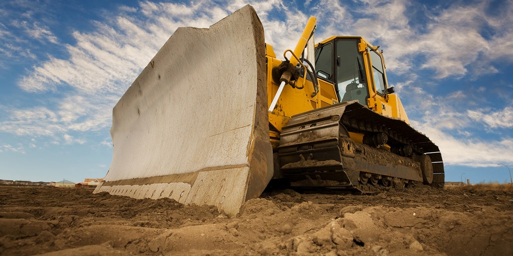 Florida man crushed to death by bulldozer while using porta-potty, authorities say - Vimarsana News