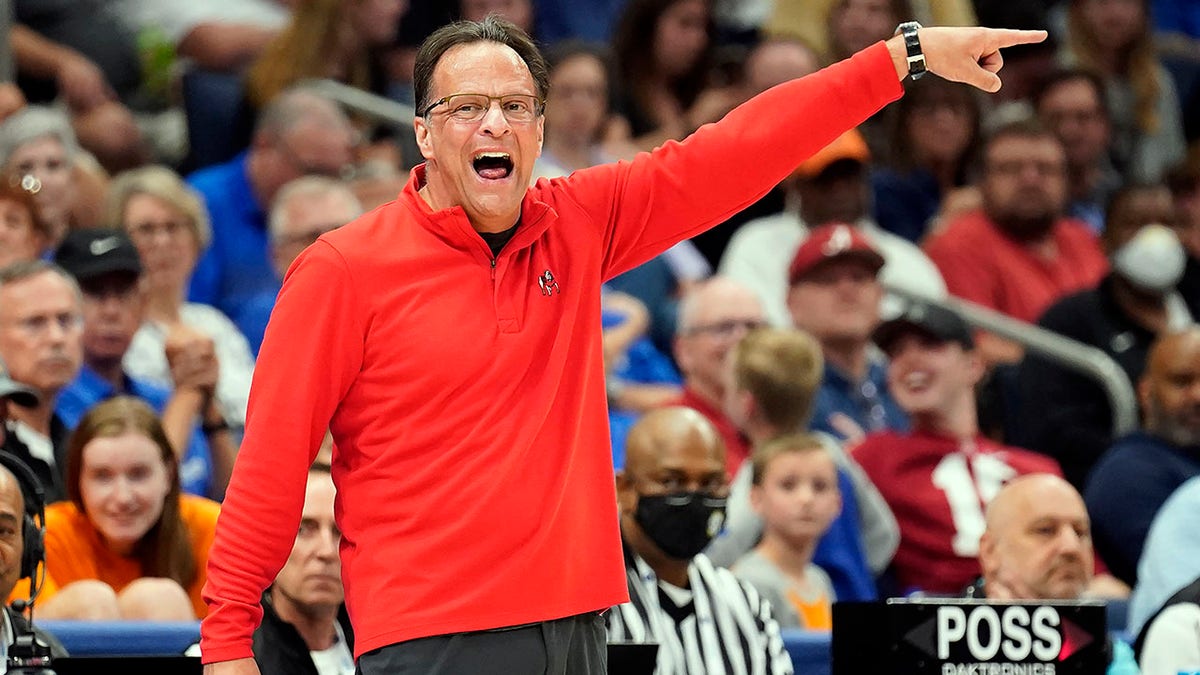 Georgia coach Tom Crean calls a play against Vanderbilt during the first half of an NCAA college basketball game in the Southeastern Conference men's tournament Wednesday, March 9, 2022, in Tampa, Fla.