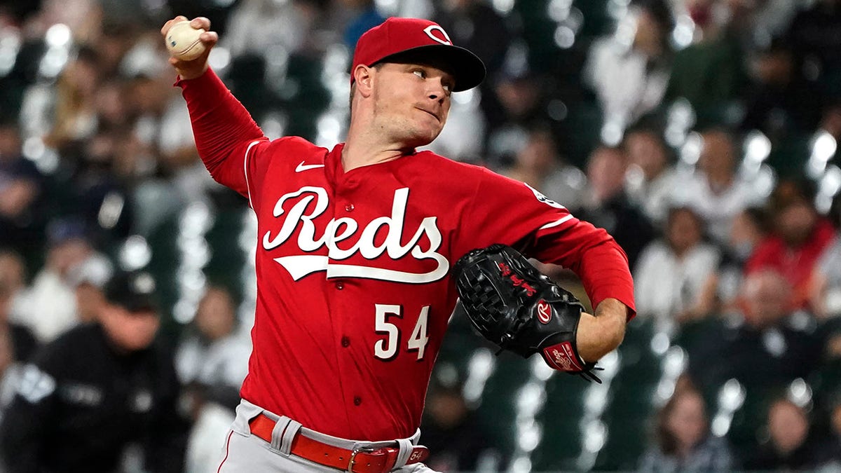 FILE - Cincinnati Reds starting pitcher Sonny Gray delivers during the first inning of a baseball game against the Chicago White Sox, Wednesday, Sept. 29, 2021, in Chicago. The Minnesota Twins took their first significant step toward restocking their starting pitching by acquiring right-hander Gray in a trade with the Reds.