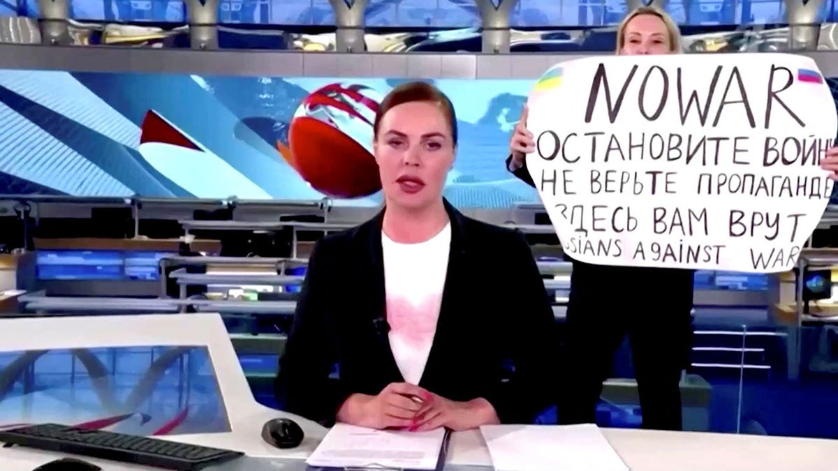 CHANNEL-ONE-NO-WAR-PROTEST-RUSSIA